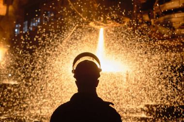 Metalurji üretim. Külçe döküm. Elektrik ark ocağı Dükkanı
