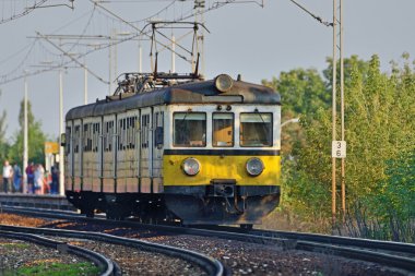 Yolcu treni. Lehçe Demiryolları.