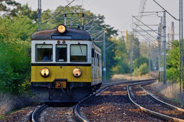 Yolcu treni. Lehçe Demiryolları.