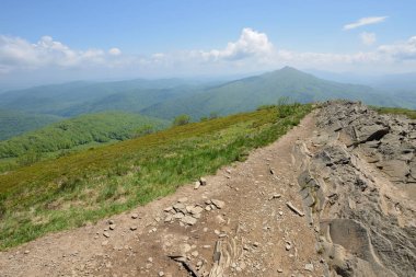 Polonya Bieszczady Dağlar. Dağ Polonina Wetliska görünümünden