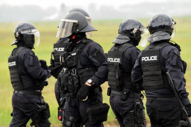 Polis içinde hareket