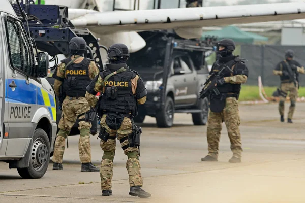 Polícia em acção — Fotografia de Stock