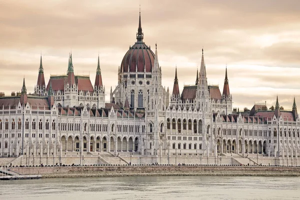 Parlamento húngaro, Budapest, Hungría — Foto de Stock
