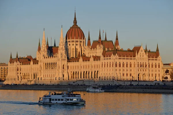 Parlamento húngaro, Budapest, Hungría — Foto de Stock