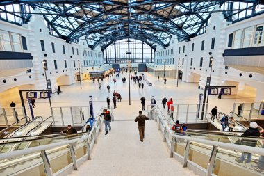 Modern yeraltı tren istasyonu, Lodz, Polonya