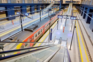 Modern yeraltı tren istasyonu, Lodz, Polonya