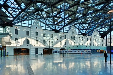 Modern yeraltı tren istasyonu, Lodz, Polonya