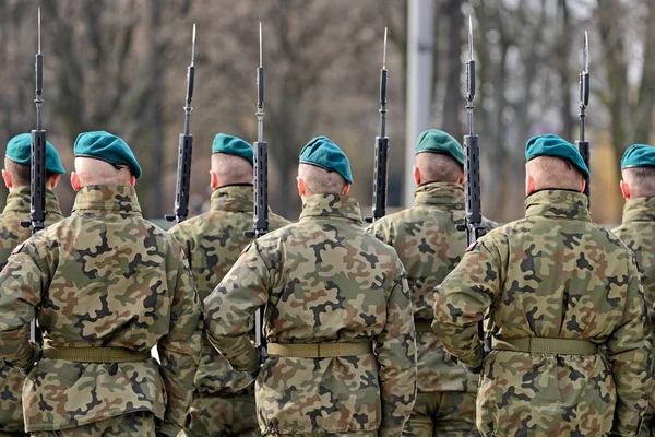 Soldados en el desfile — Foto de Stock