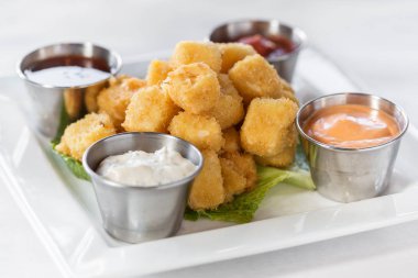 Kızarmış peynir curds