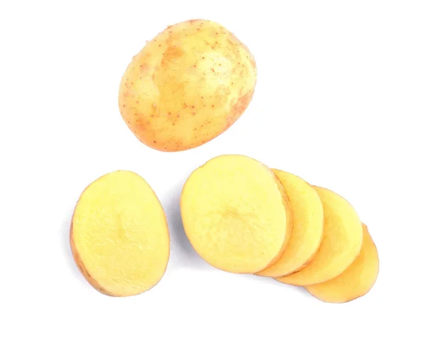 Perfeitamente corte batatas isoladas em um fundo brilhante. Uma batata de bom gosto. Produtos cheios de amido. Temporada de colheita . — Fotografia de Stock