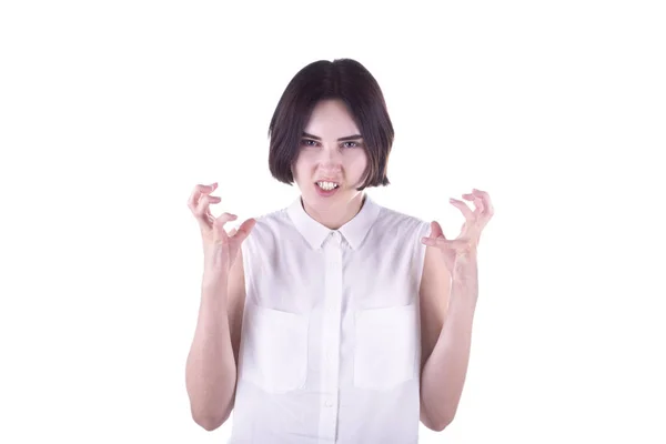 Wütende junge Frau mit Kurzhaarschnitt und in eleganter weißer Bluse, isoliert auf weißem Hintergrund. eine frustrierte und wütende Frau. — Stockfoto