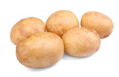 Taze, çiğ ve pişmemiş patates, beyaz bir arka plan üzerinde izole. Besleyici ve doğal sebze taze tarım gıda. Organik sebze. 