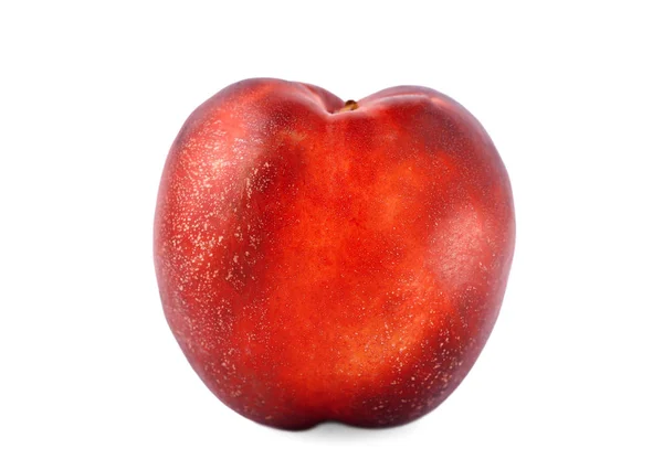 Close-up de uma nectarina vermelha apetitosa. Pêssego maduro e saudável, isolado no fundo branco. Uma fruta nutritiva inteira, cheia de vitaminas . — Fotografia de Stock