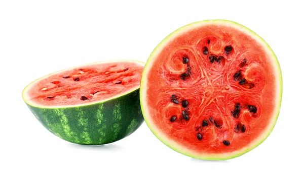 Corte a melancia suculenta isolada em um fundo branco. Um close-up de uma melancia doce, fresca e madura. Frutas refrescantes de verão . — Fotografia de Stock