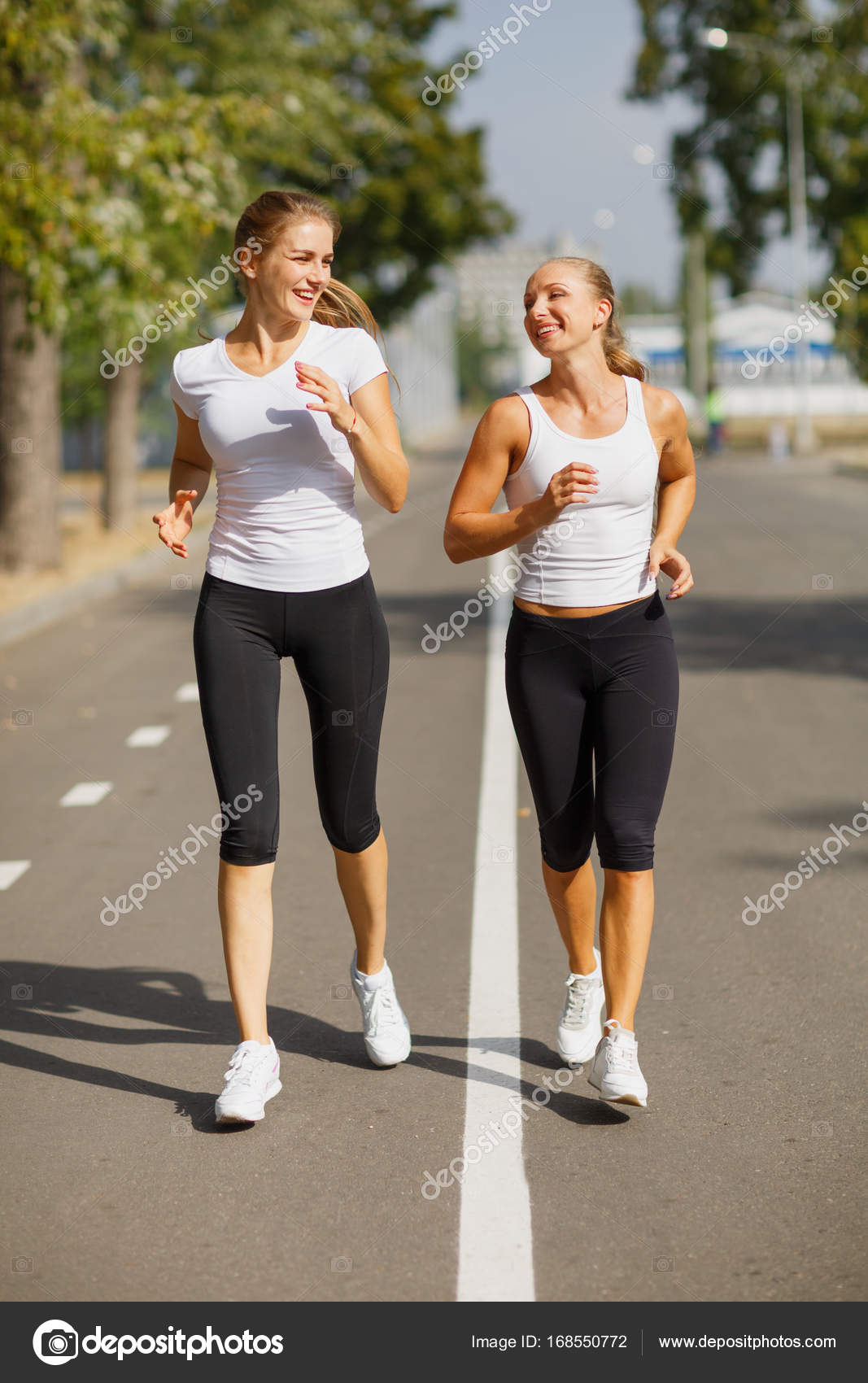 girls running