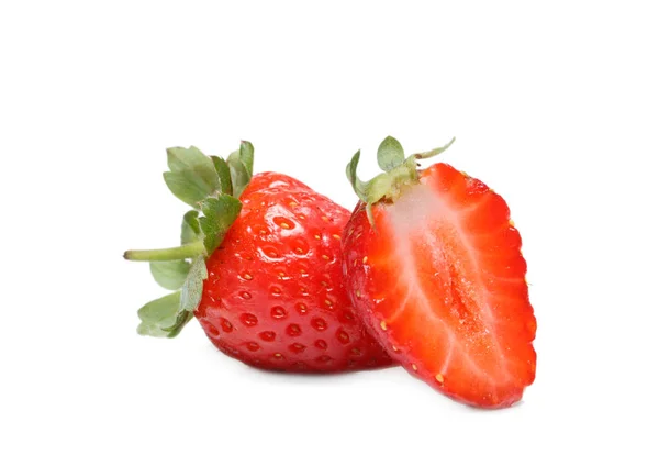 Gesunde Und Frische Rote Erdbeeren Isoliert Auf Weißem Hintergrund — Stockfoto