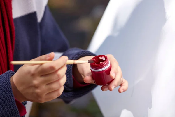 Beautiful Artist Paints Painting Brush Red Paint — Stock Photo, Image