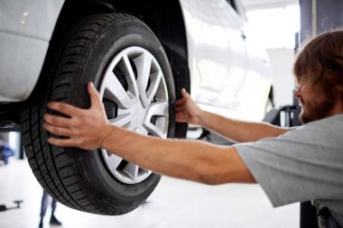 Araba Servis Merkezi tekerlek üzerinde Asansör tanısında