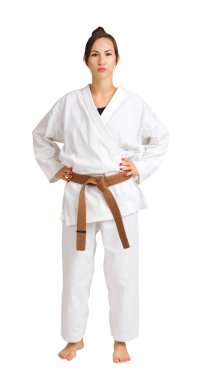 Kız karate izole beyaz arka plan üzerinde üniforma