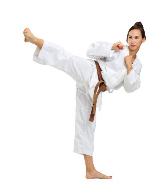 Kız karate izole beyaz arka plan üzerinde üniforma