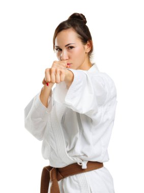 Kız karate izole beyaz arka plan üzerinde üniforma