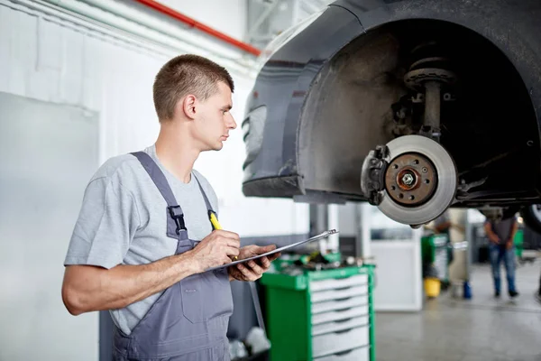 Mekanik frenler ile sorunlar açıklanır ve çalışma ölçeği tahminleri