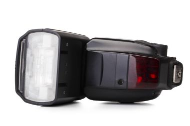 Kırpma yolu ile beyaz arka plan üzerinde dijital flaş çekim ünitesi. 