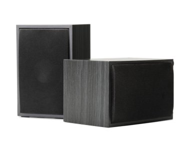 İki büyük siyah vintage hoparlörler beyaz bir arka plan üzerinde izole bir yakın çekim resim. Ses cihazı ses kalitesi için. Eğlence, teknoloji, müzik konsepti.