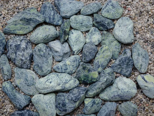 Een Weergave Van Bovenaf Een Groep Van Blauwe Zee Stenen — Stockfoto