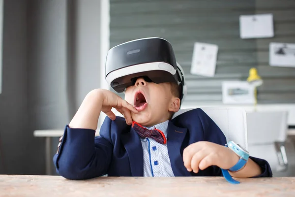 3D em um menino que experimenta emoções vivas — Fotografia de Stock
