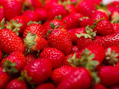 Taze bir olgun çilek en iyi bir görünüm. Gıda kavramı.