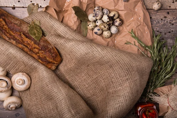 Vista Superior Ovos Codorna Papel Marrom Baguete Crocante Cozido Saco — Fotografia de Stock