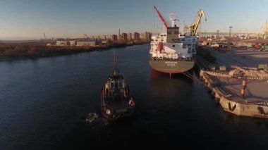 Morskoy Kanalı 'ndaki gemiler, Saint Petersburg