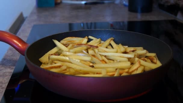 Cook peppers potatoes — Stock Video