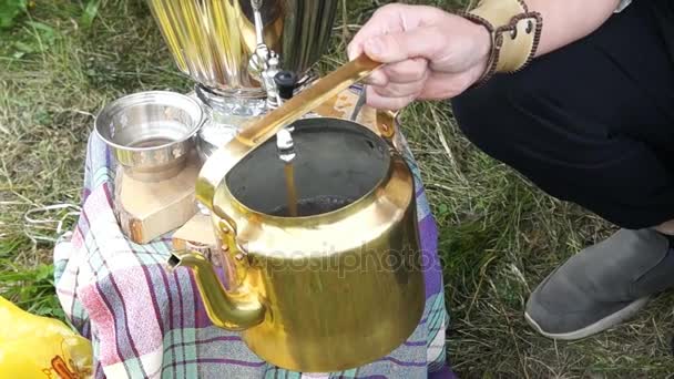 Ancient old samovar — Stock Video