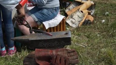 Demirci dövme metal