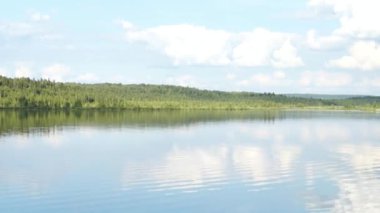 Güzel göl manzara orman, Rus gölet ile