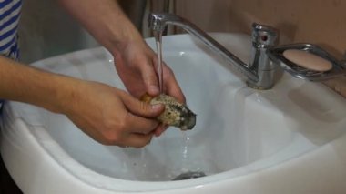 Adam mantar temizleme