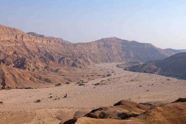 Wadi-Landschaft der Negev-Wüste. — Stockfoto