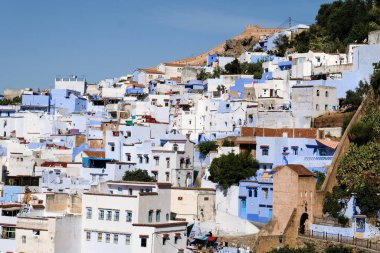 Fas 'taki Chefchaouen kasabasının manzarası.