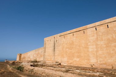 Fas Rabat 'taki Udayas kalesinin yüksek savunma duvarları.