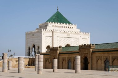 Rabat, Fas 'taki Muhammed V mozolesinin beyaz binası.