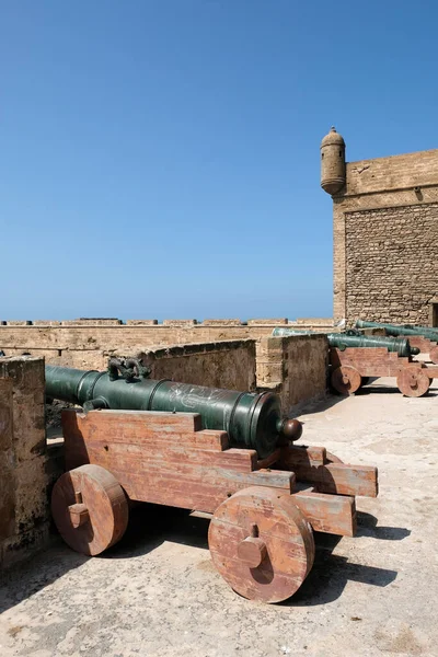 Античные Зеленые Медные Пушки Обращенные Атлантическому Океану Стене Форта Сувейра — стоковое фото