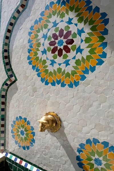 モロッコ エサウイラのメディアで伝統的な装飾的な飲料噴水 — ストック写真
