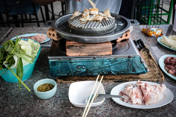 Bar-B-Q eller grillet svinekød i koreansk stil . - Stock-foto