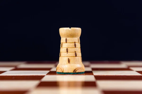 Bílá Šachová Věž Černém Pozadí — Stock fotografie