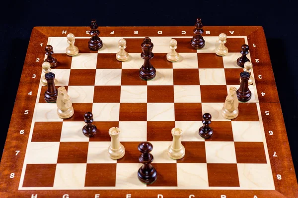 Šachové Srdce Šachovnici Jsou Figurky Uspořádány Tvaru Srdce — Stock fotografie