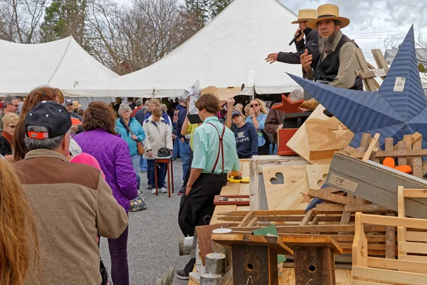 Amish Auctioneers yıllık çamur satış ürün satmak — Stok fotoğraf