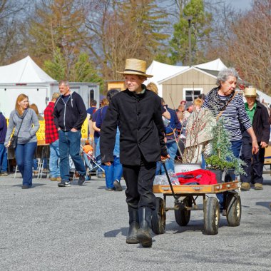 Amish çocuk teslim öğeleri çamur satışında satılan