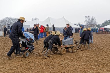 Lancaster County artırmada gün çamurlu